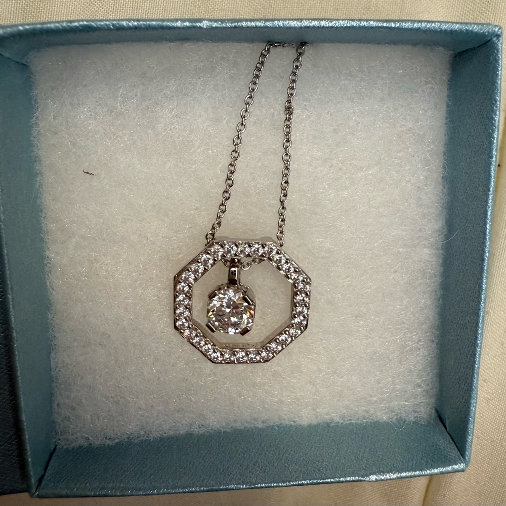 Touchstone Crystal Swarovski - Change Up Necklace - Picture 3 of 4